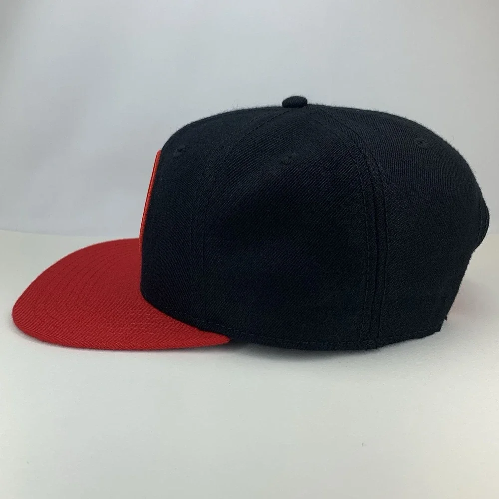 DEADPOOL Hat Adjustable Snap Black Red Embroidered Logo Flat Bill Baseball Cap